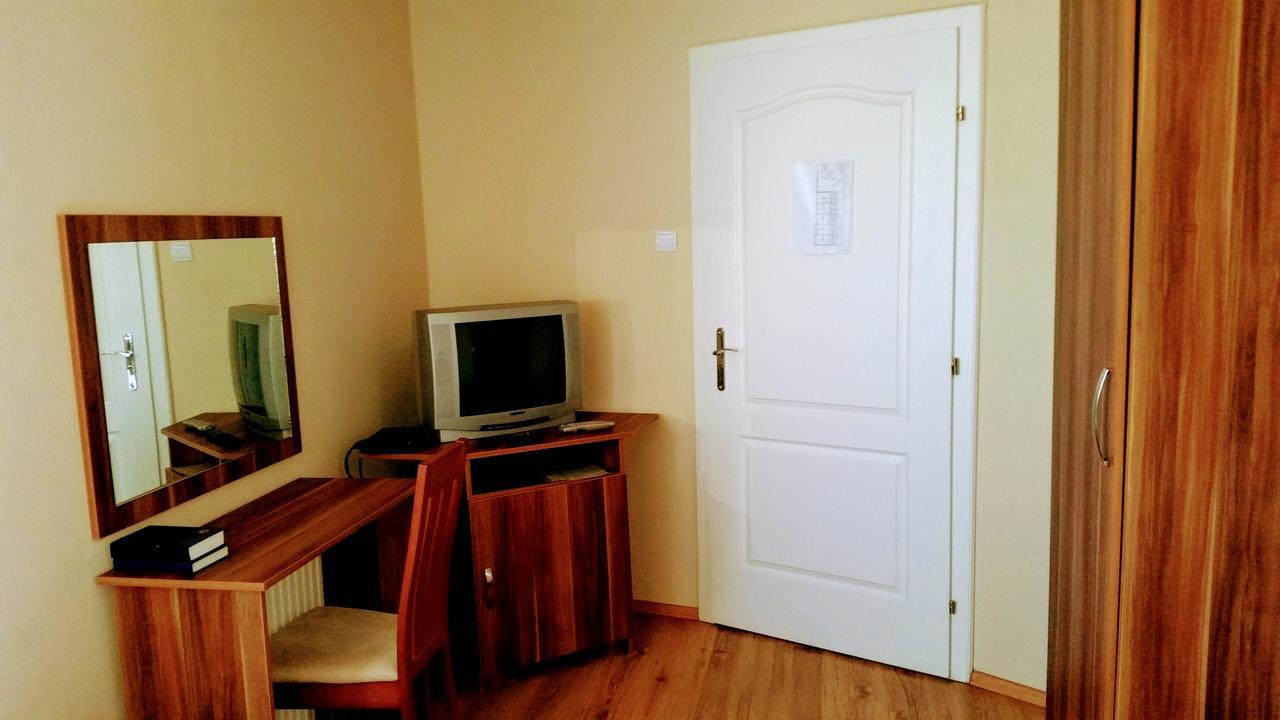 Hotel Soermester Szarvas Bagian luar foto